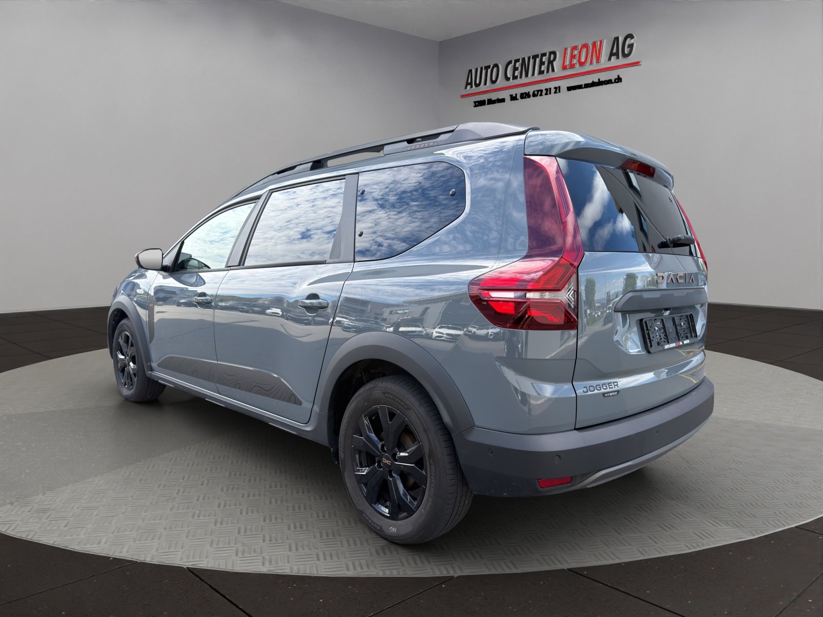 DACIA Jogger HEV 140 Extreme+, Full-Hybrid Petrol/Electric, Second hand / Used, Automatic - 4