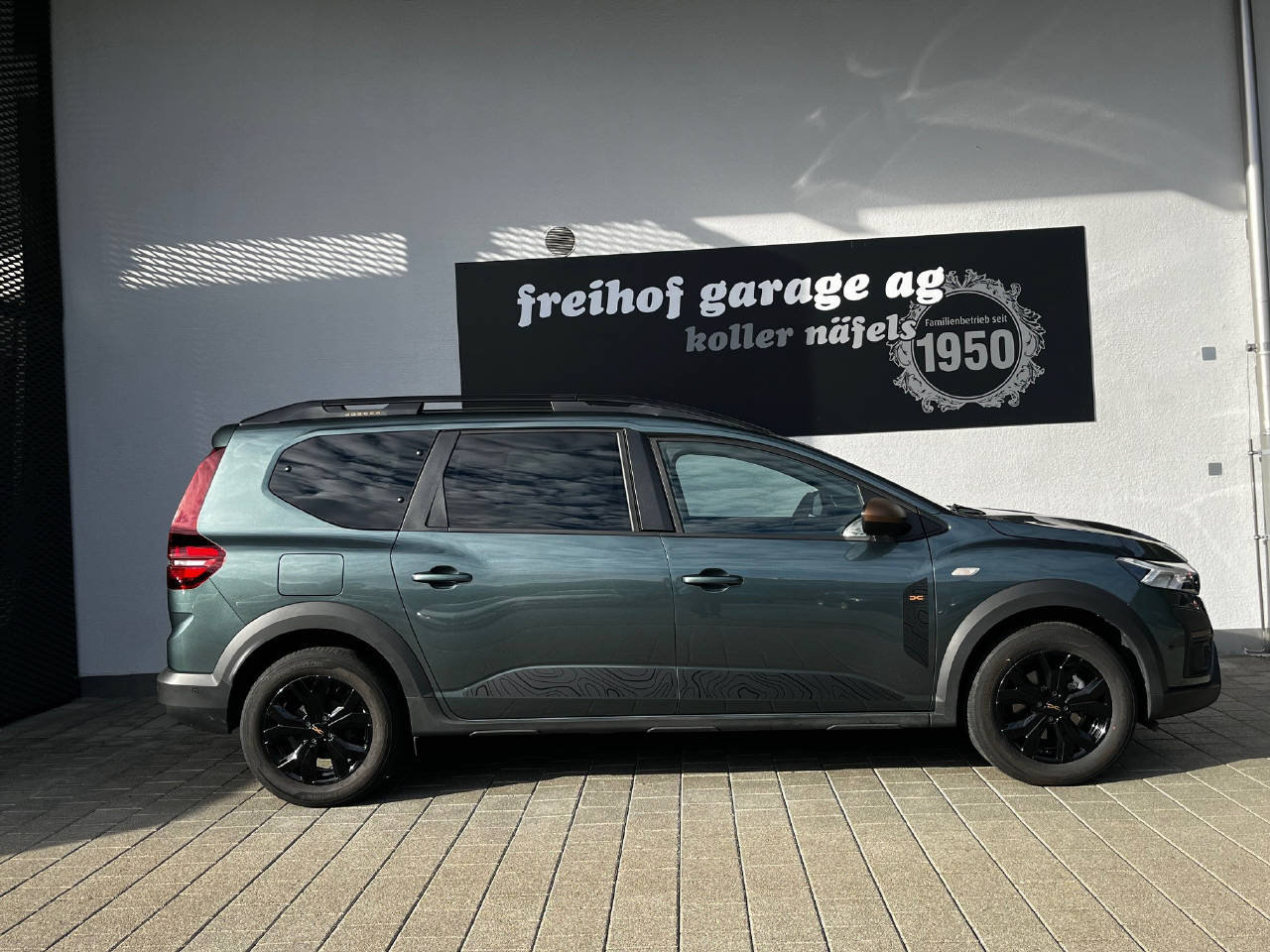 DACIA Jogger 1.6 Hybrid Extreme 7P, Voll-Hybrid Benzin/Elektro, Occasion / Gebraucht, Automatik - 2