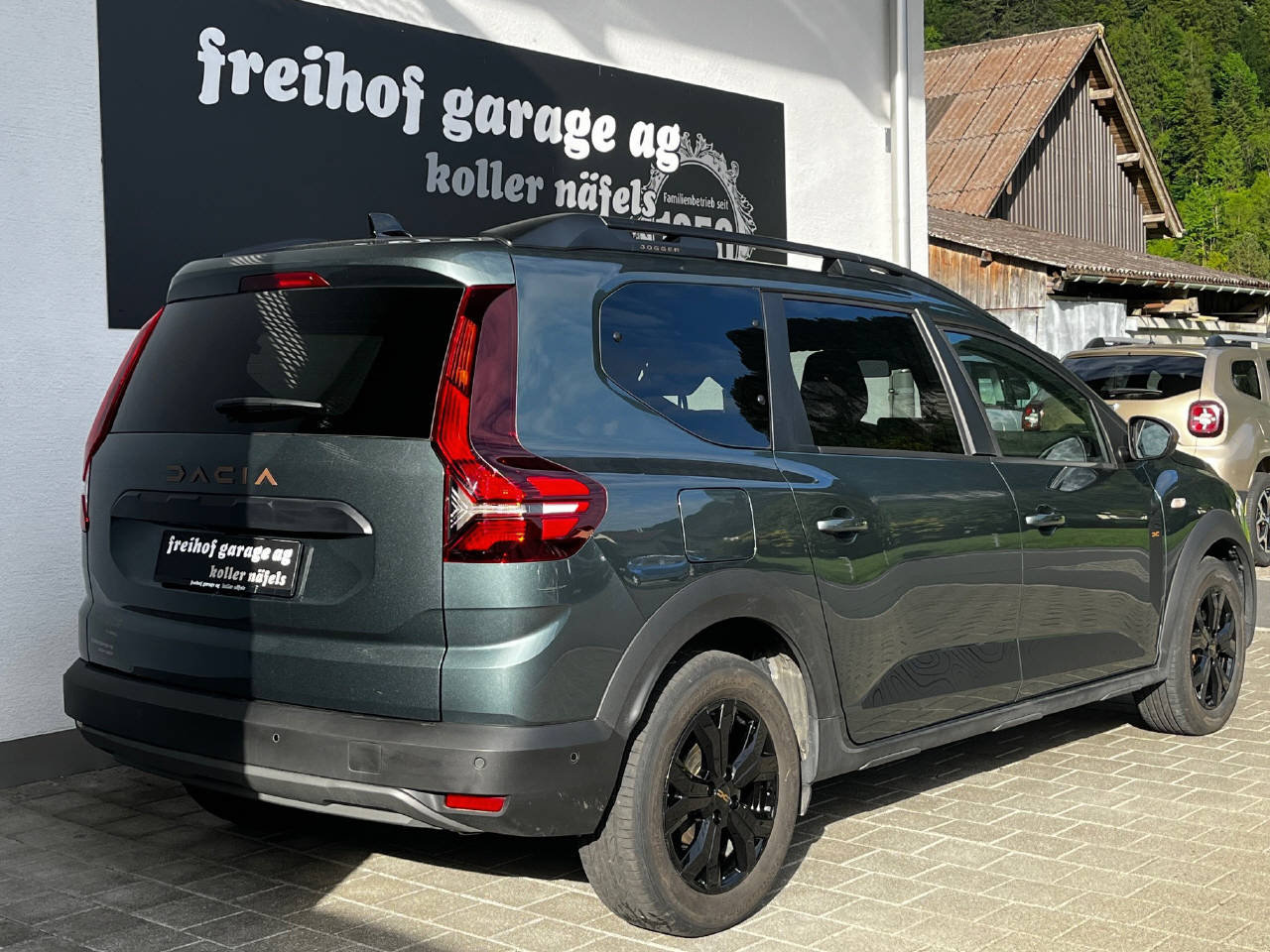 DACIA Jogger 1.6 Hybrid Extreme 7P, Voll-Hybrid Benzin/Elektro, Occasion / Gebraucht, Automatik - 3