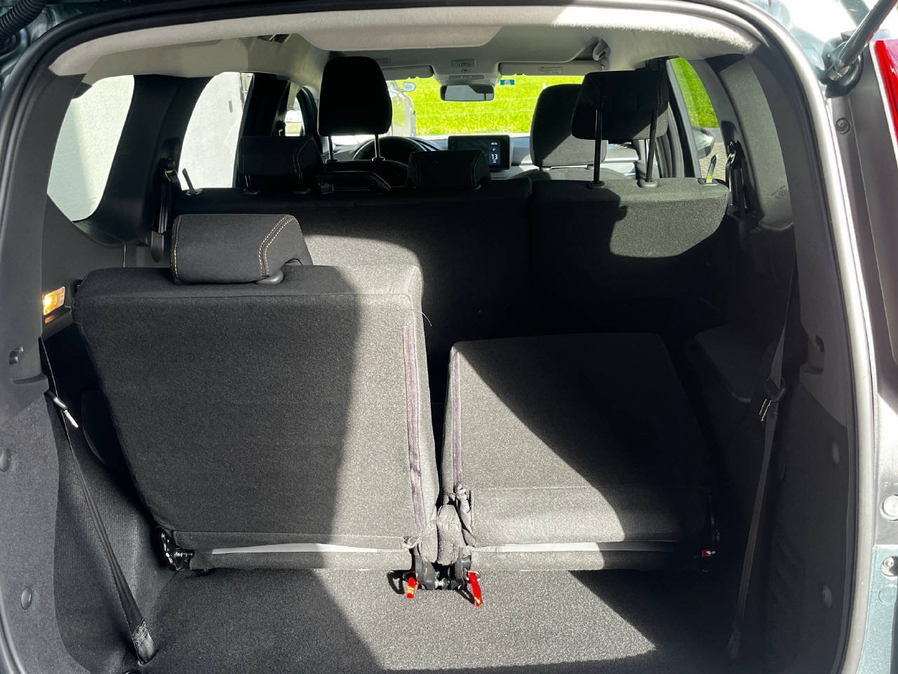 DACIA Jogger 1.6 Hybrid Extreme 7P, Voll-Hybrid Benzin/Elektro, Occasion / Gebraucht, Automatik - 7