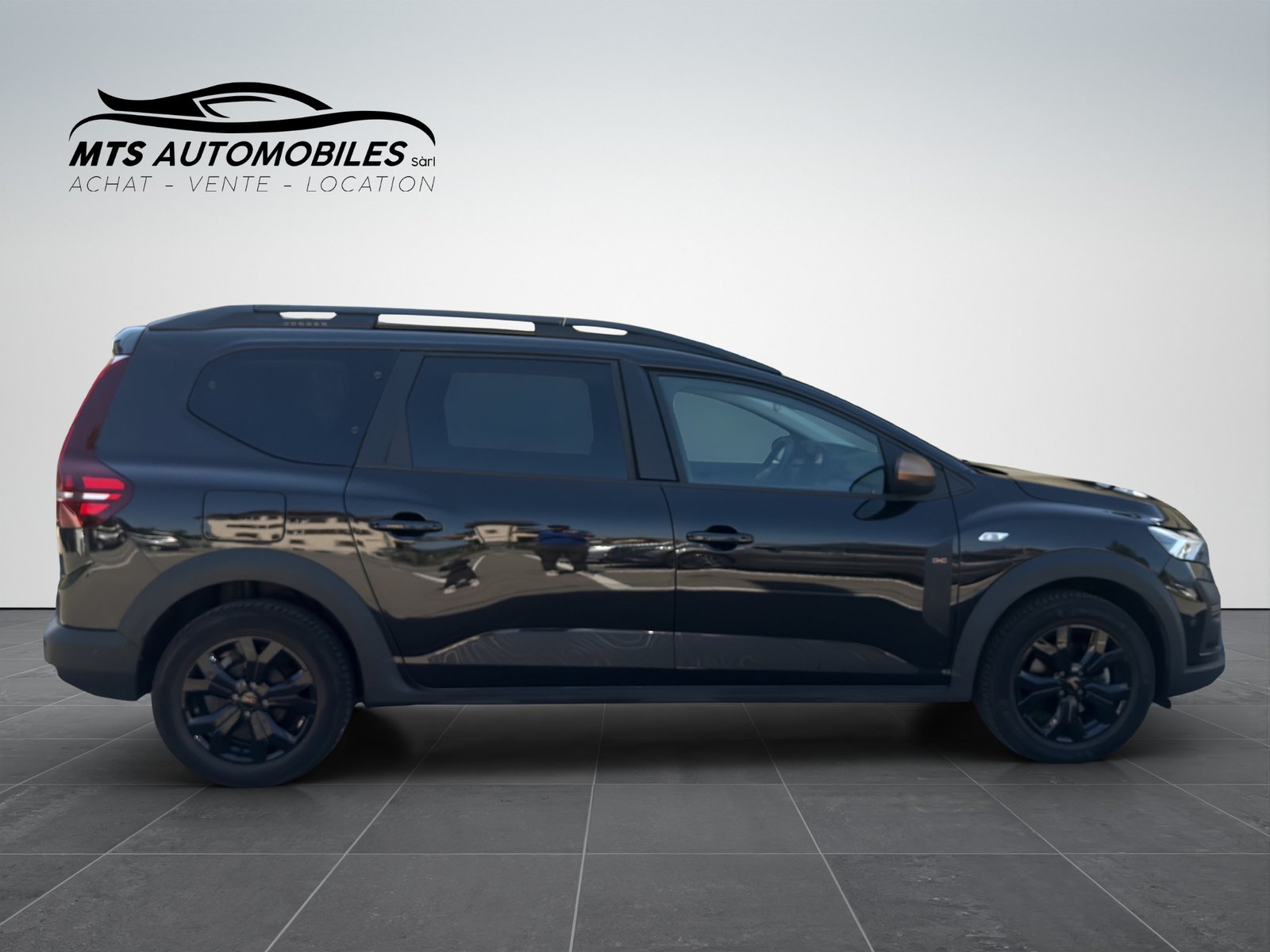 DACIA Jogger HEV 140 Extreme + 7 places, Voll-Hybrid Benzin/Elektro, Occasion / Gebraucht - 7