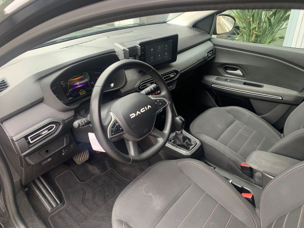 DACIA JOGGER 1.6 Hybrid Extreme 7P, Full-Hybrid Petrol/Electric, Second hand / Used, Automatic - 3