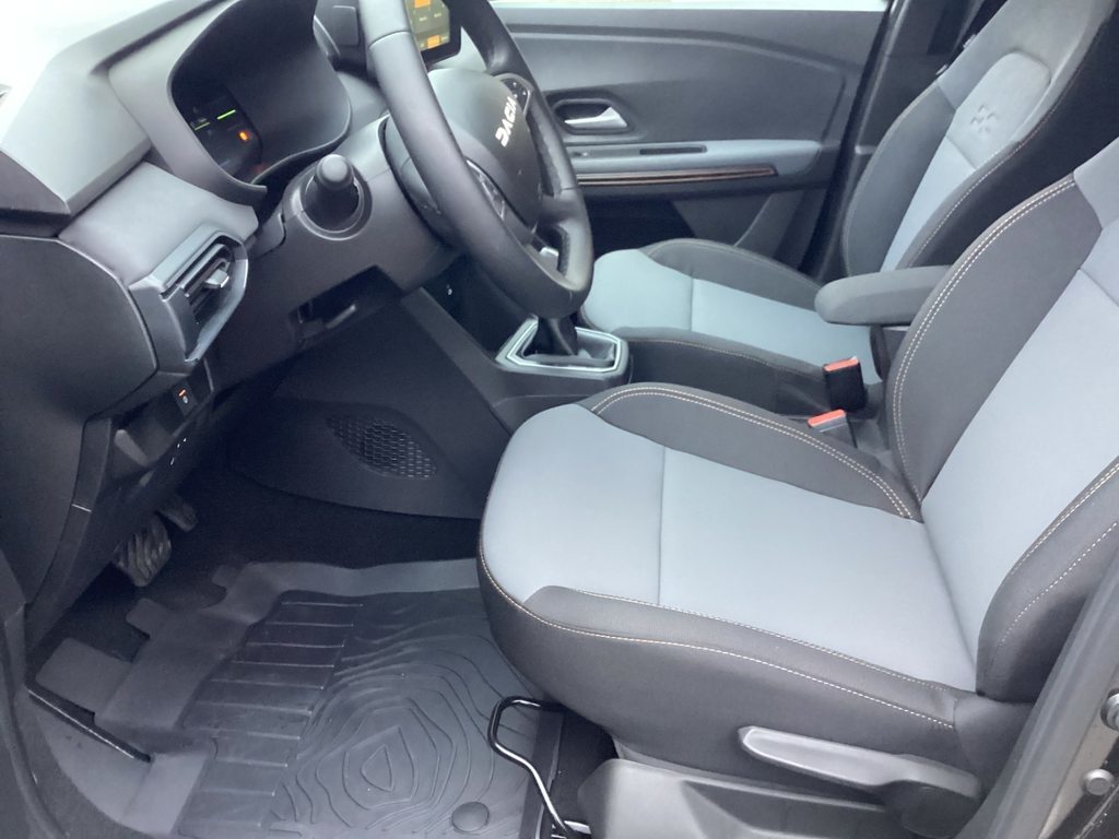 DACIA Jogger 1.6 Hybrid Extreme, Full-Hybrid Petrol/Electric, Ex-demonstrator, Automatic - 6