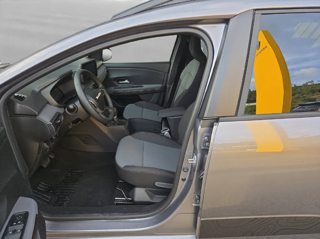 DACIA Jogger 1.6 Hybrid Extreme, Voll-Hybrid Benzin/Elektro, Vorführwagen, Automatik - 4