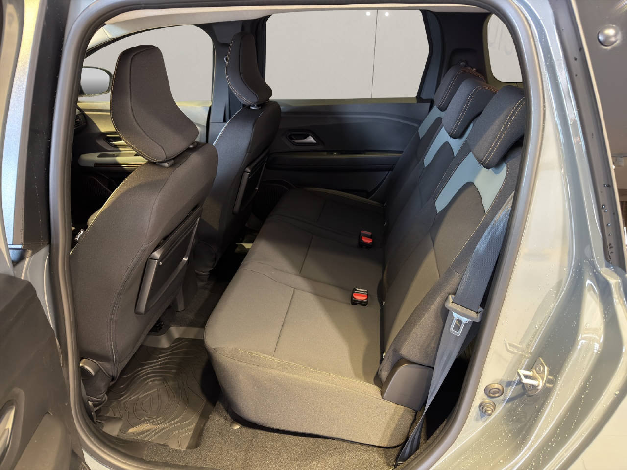 DACIA Jogger 1.8 Hybrid Extreme 7P, Full-Hybrid Petrol/Electric, Ex-demonstrator, Automatic - 6