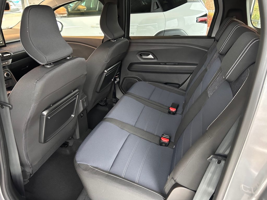 DACIA JOGGER 1.8 Hybrid Journey 7P, Voll-Hybrid Benzin/Elektro, Vorführwagen, Automatik - 5