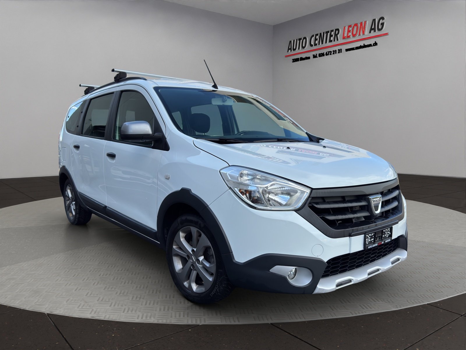 DACIA Lodgy 1.2 T Stepway 7PL, Benzin, Occasion / Gebraucht, Handschaltung - 7