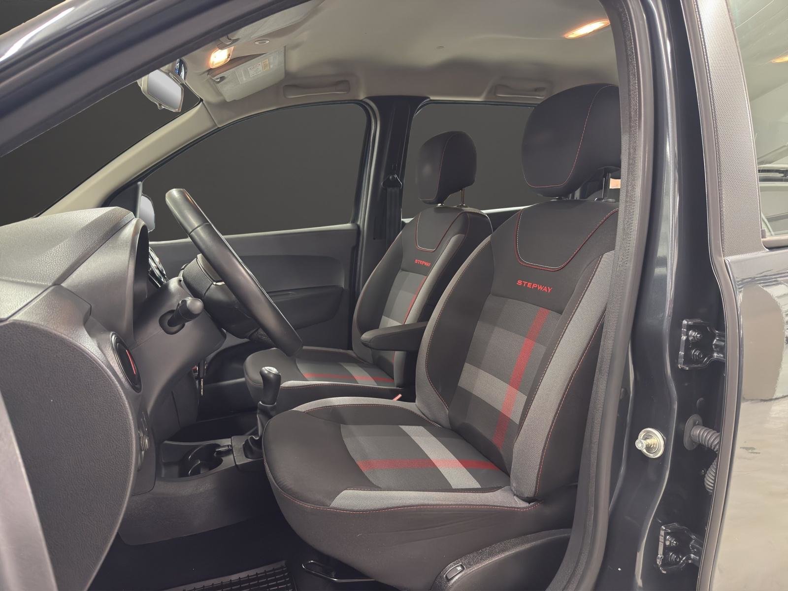 DACIA Lodgy 1.6 Stepway 7PL, Essence, Occasion / Utilisé, Manuelle - 7