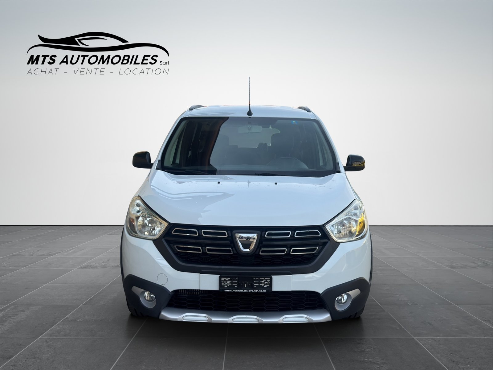 DACIA Lodgy TCE 130 Stepway 7PL, Essence, Occasion / Utilisé, Manuelle - 2