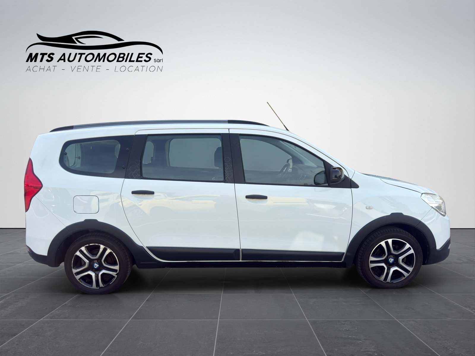 DACIA Lodgy TCE 130 Stepway 7PL, Essence, Occasion / Utilisé, Manuelle - 7