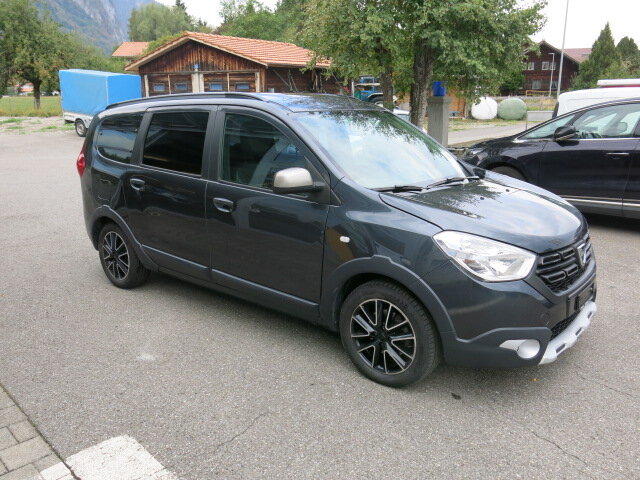 DACIA Lodgy 1.2 TCe Stepw. Unlimit. S/S 7P, Petrol, Second hand / Used, Manual - 3