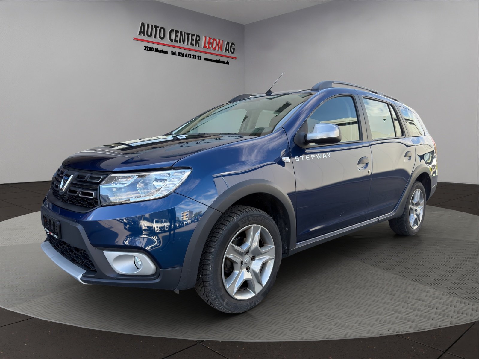 DACIA Logan MCV 0.9 Stepway, Petrol, Second hand / Used, Manual - 2