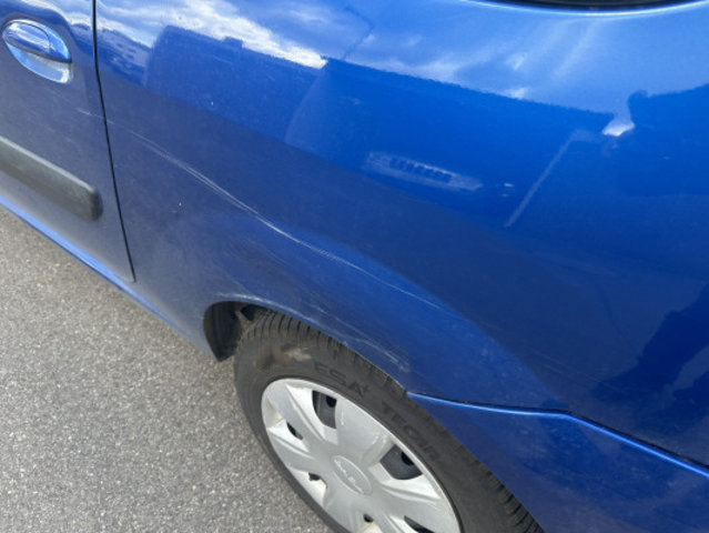 DACIA Logan 1.5 dCi Lauréate, Diesel, Occasion / Utilisé, Manuelle - 7