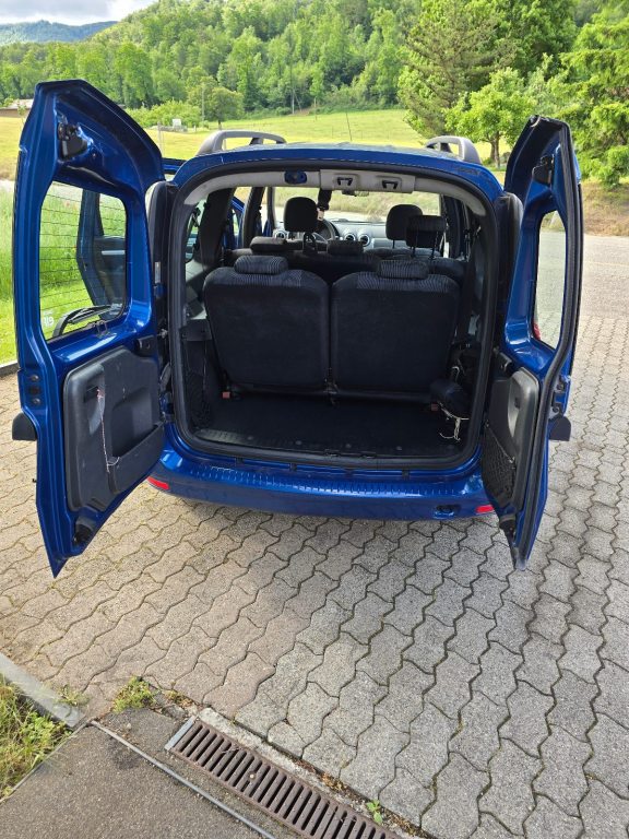 DACIA LOGAN 1.6 16V Lauréate 7P, Benzin, Occasion / Gebraucht, Handschaltung - 2