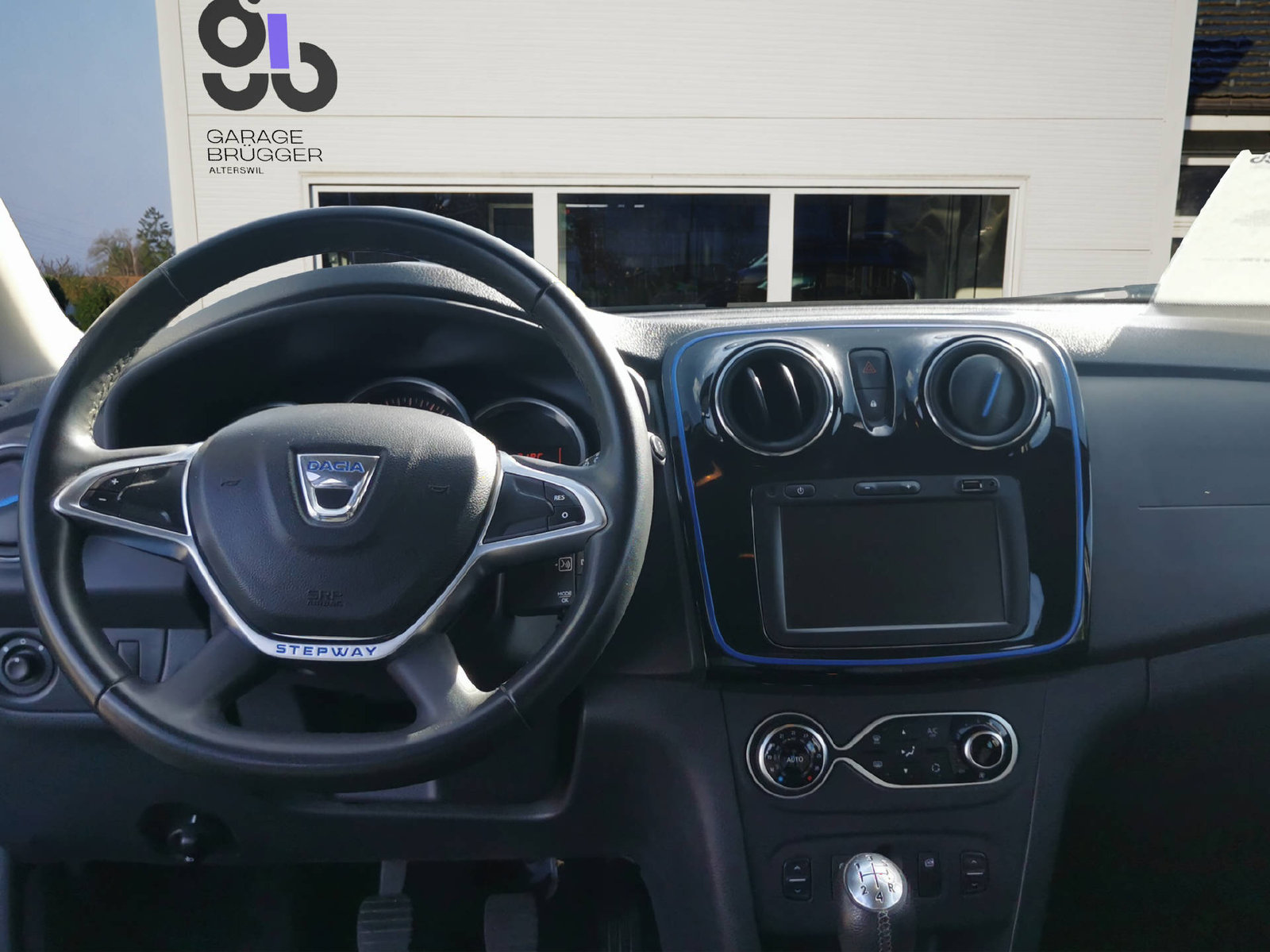 DACIA Logan MCV 1.0 TCe Stepway, Petrol, Second hand / Used, Manual - 7