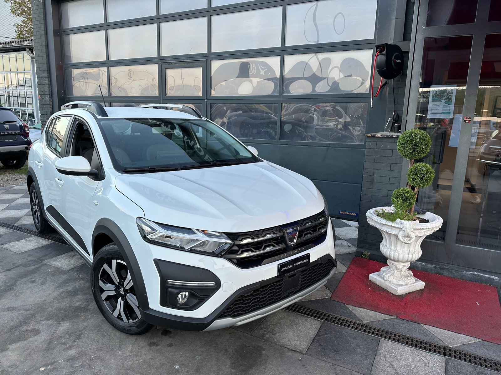 DACIA Sandero Stepway TCe 90 Comfort CVT, Petrol, Second hand / Used, Automatic - 5