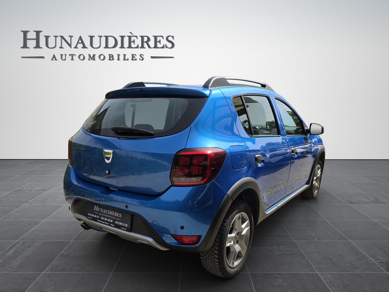 DACIA Sandero Tce 90 Stepway Lauréate Automatic, Benzin, Occasion / Gebraucht, Automatik - 2