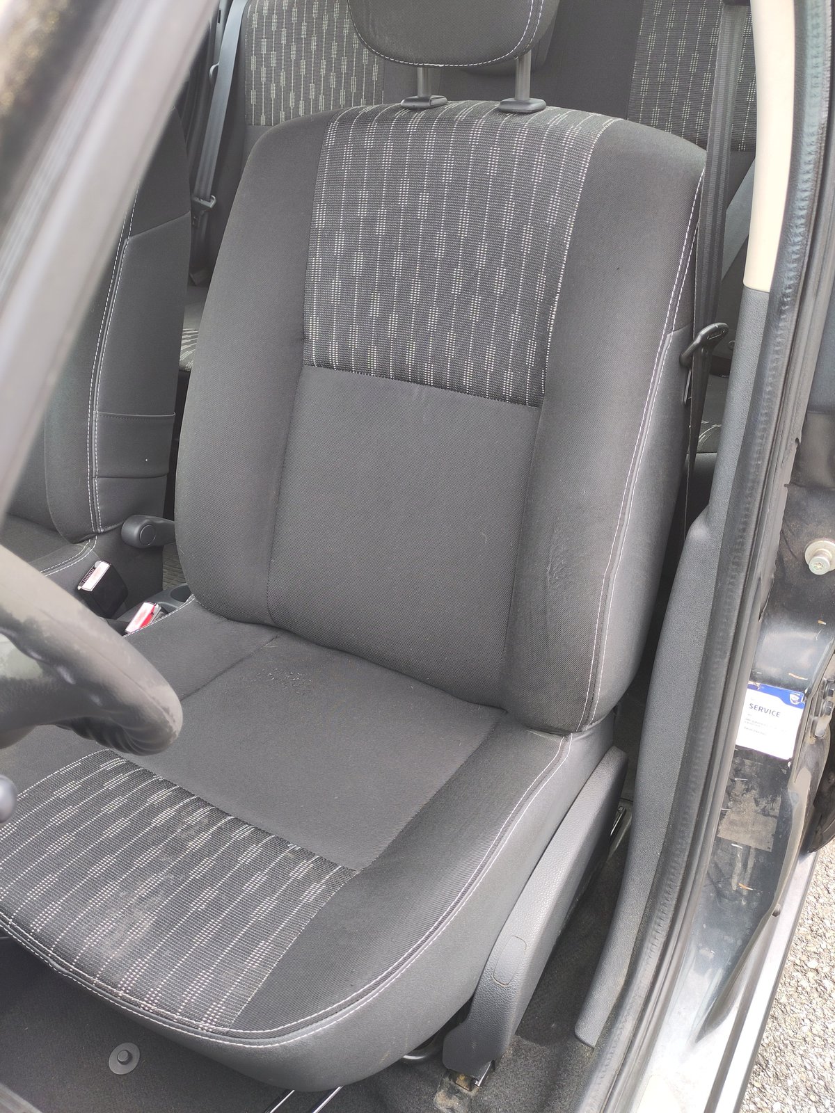 DACIA Sandero 1.6 Lauréate, Essence, Occasion / Utilisé, Manuelle - 6