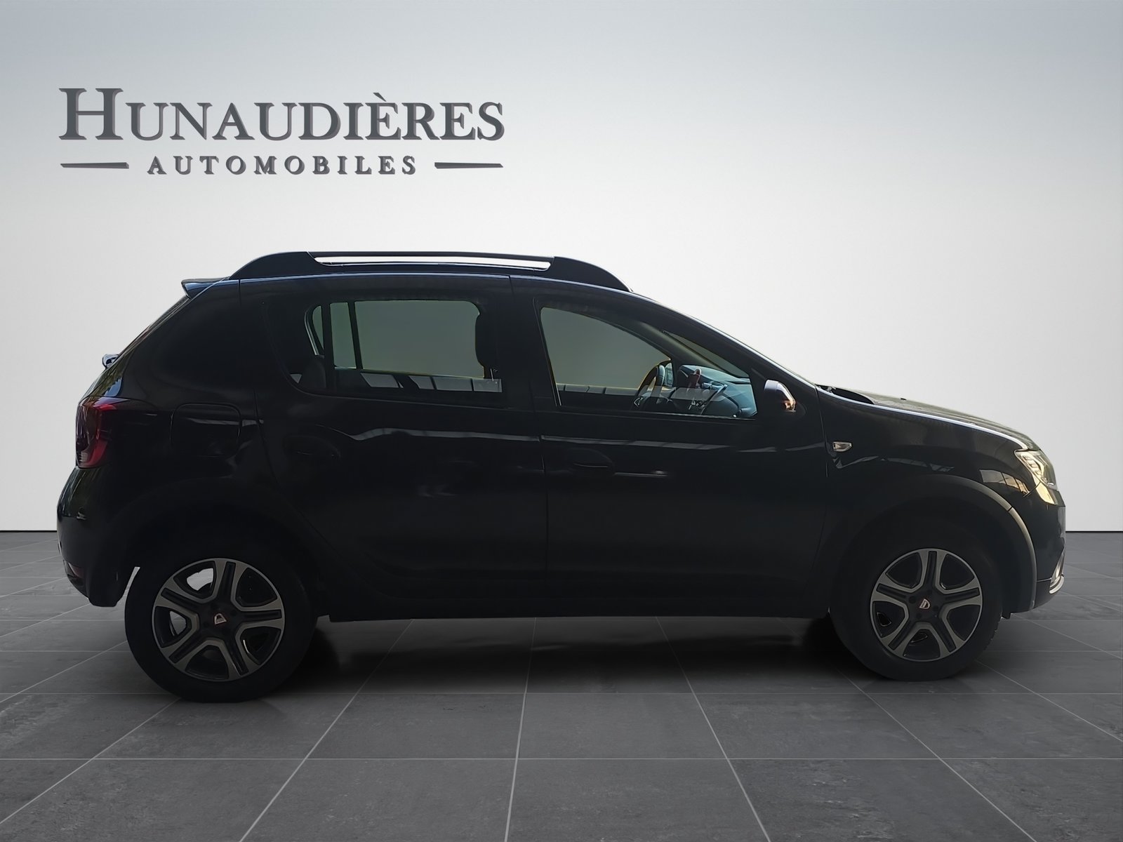 DACIA Sandero Tce 90 Stepway, Petrol, Second hand / Used, Manual - 4