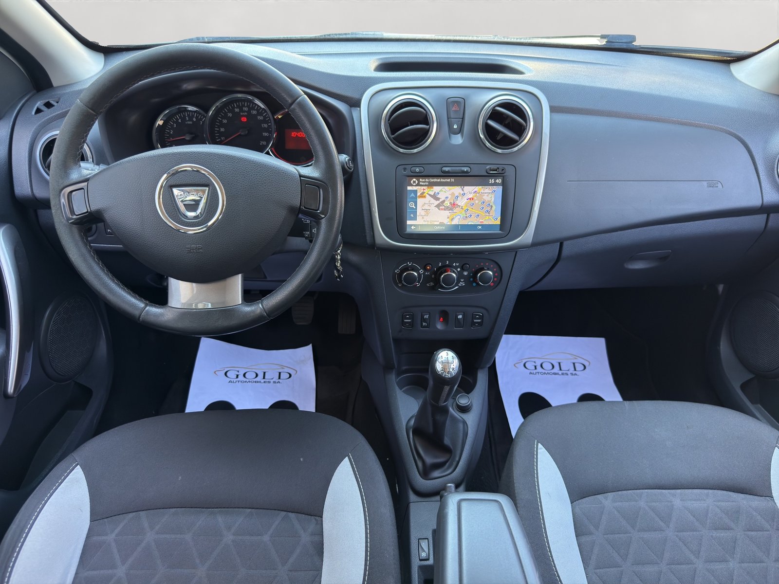 DACIA Sandero Tce 90 Stepway Lauréate, Benzin, Occasion / Gebraucht, Handschaltung - 3