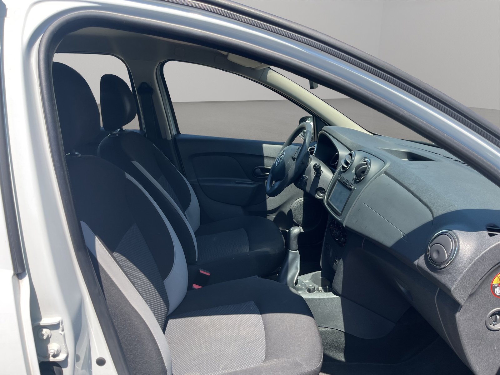 DACIA Sandero 1.2, Benzin, Occasion / Gebraucht, Handschaltung - 7