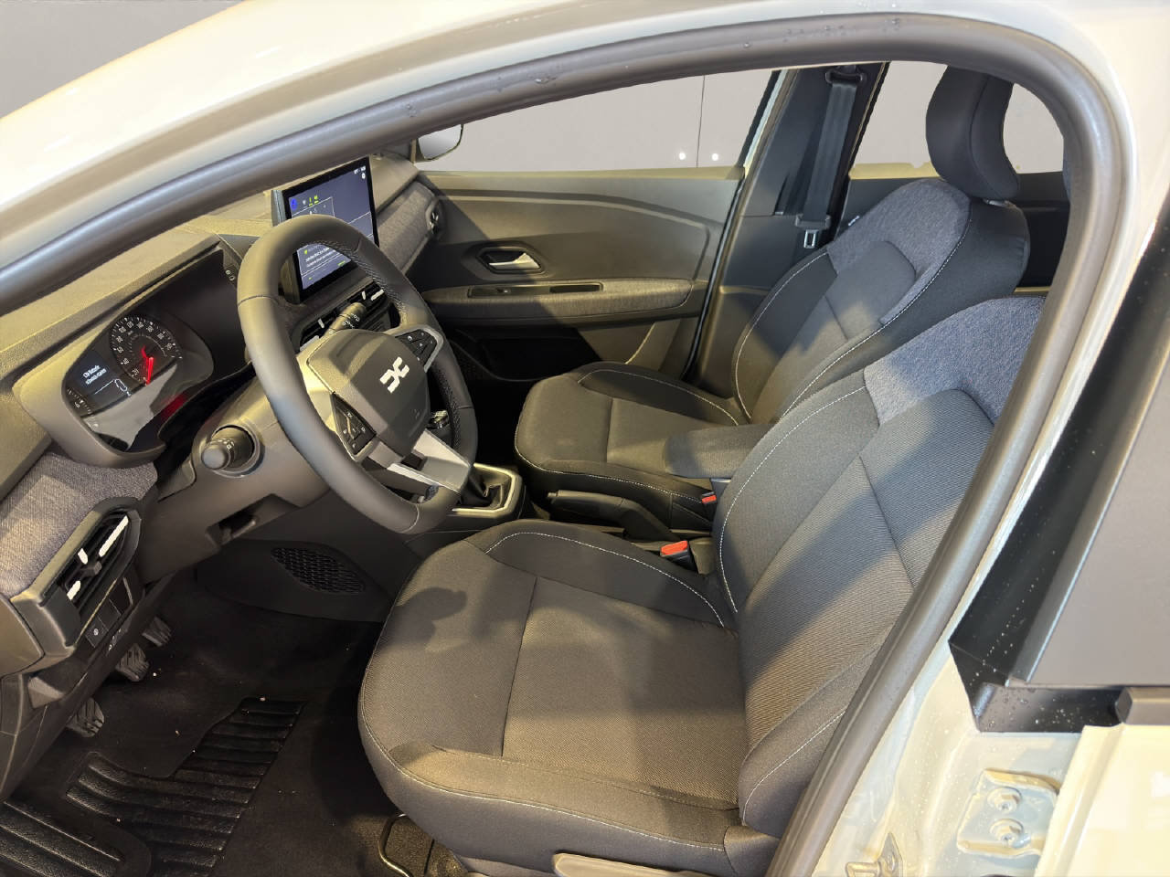 DACIA Sandero 1.0 TCe 100 Expression, Essence, Voiture nouvelle, Manuelle - 5