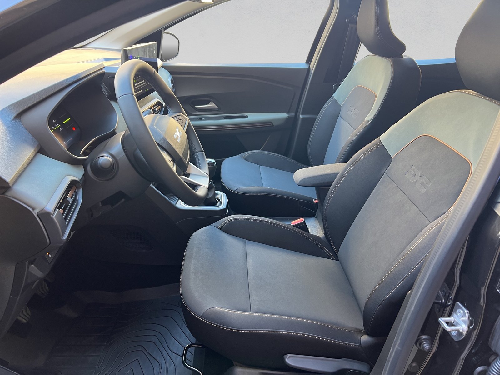 DACIA Sandero Stepway TCe 110 Extreme, Petrol, New car, Manual - 5