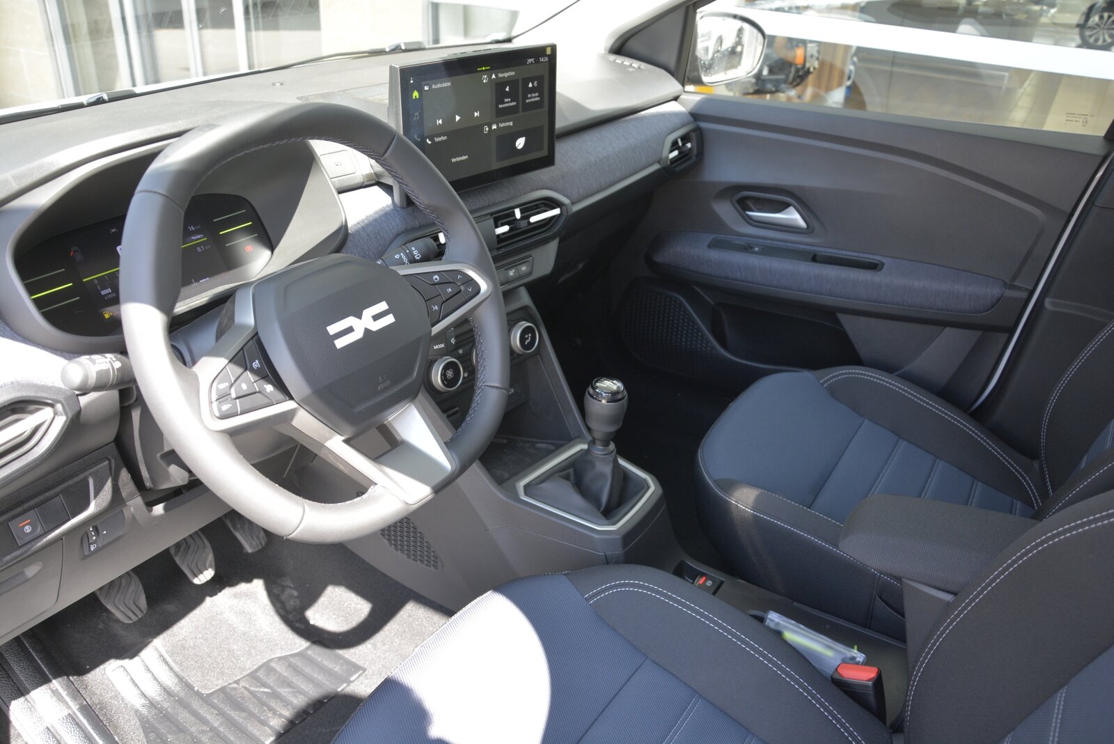 DACIA SANDERO journey TCe 100, Petrol, New car, Manual - 5