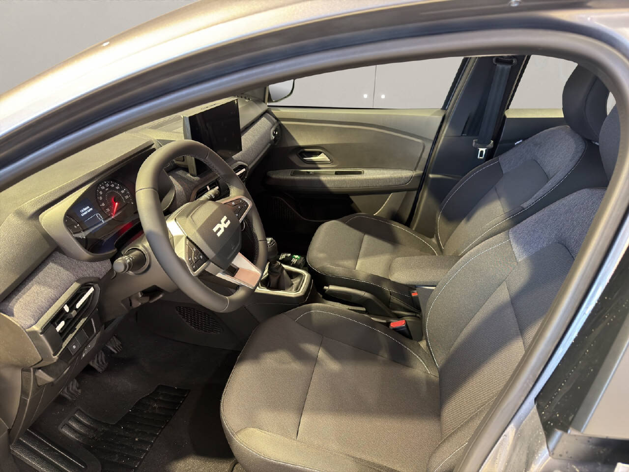 DACIA Sandero 1.0 TCe 100 Expression, Essence, Voiture nouvelle, Manuelle - 6
