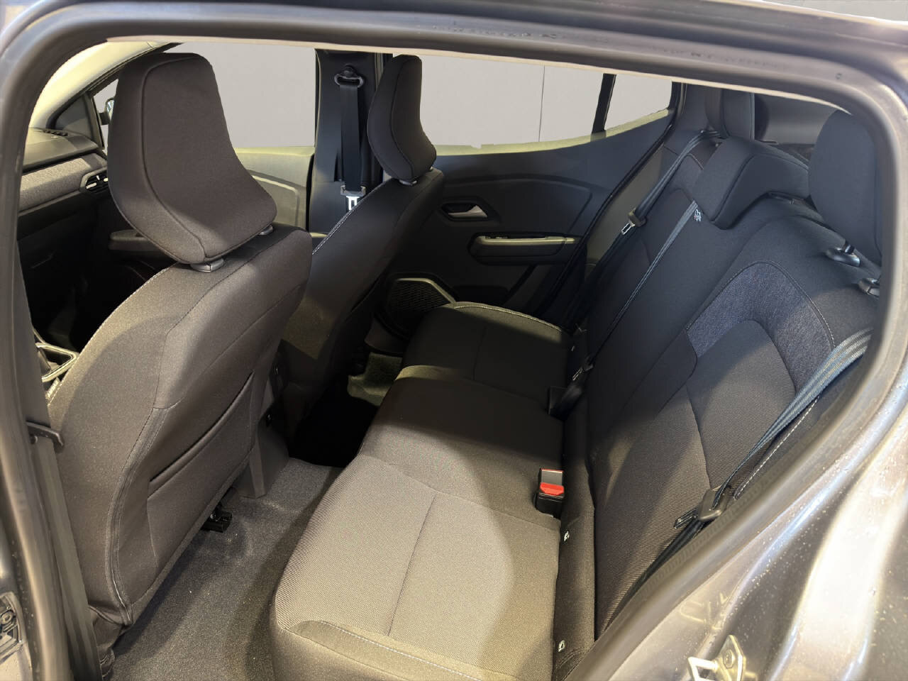 DACIA Sandero 1.0 TCe 100 Expression, Essence, Voiture nouvelle, Manuelle - 7