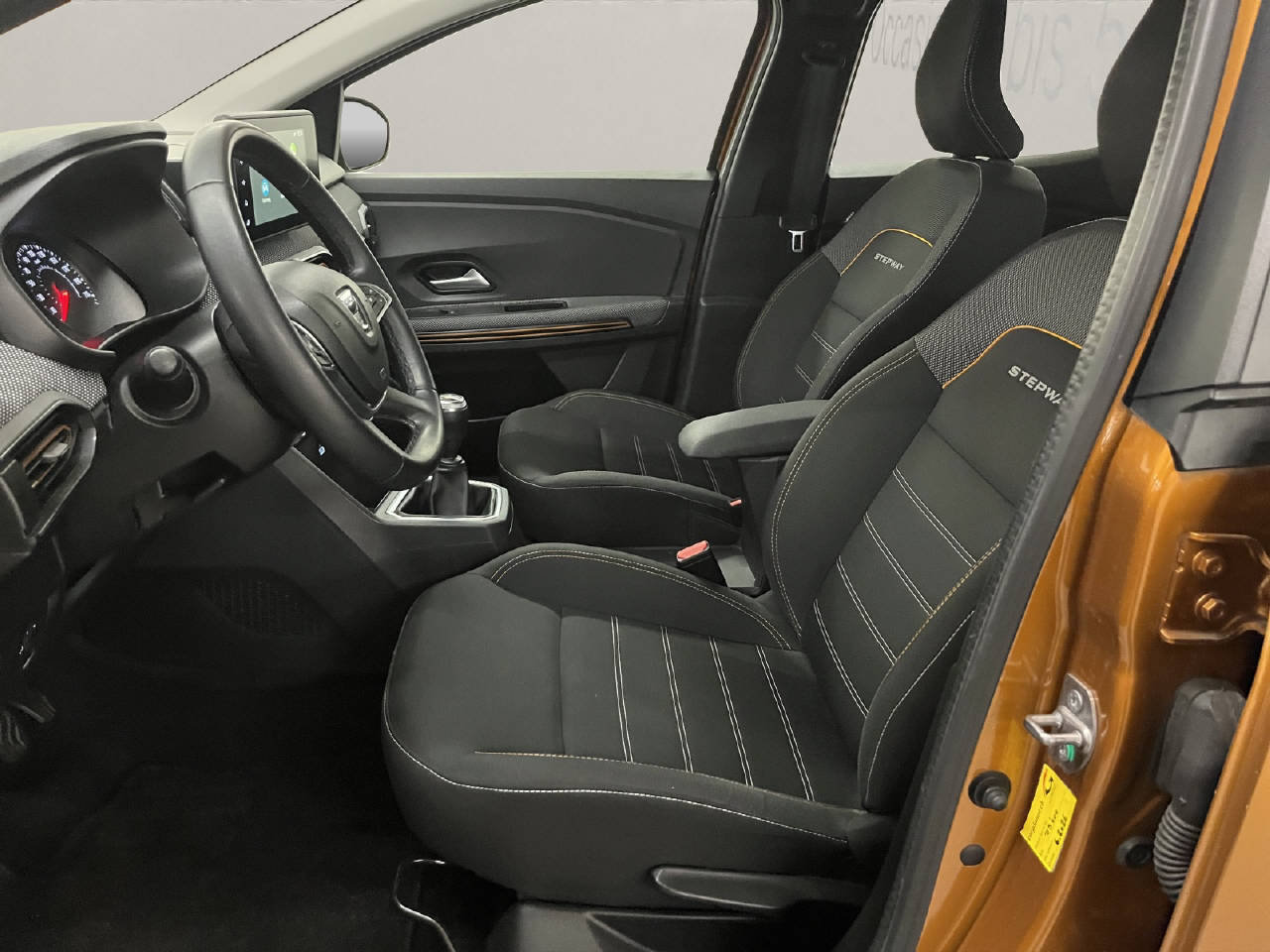 DACIA Sandero 1.0 TCe Stepway Comfort, Petrol, Second hand / Used, Manual - 5