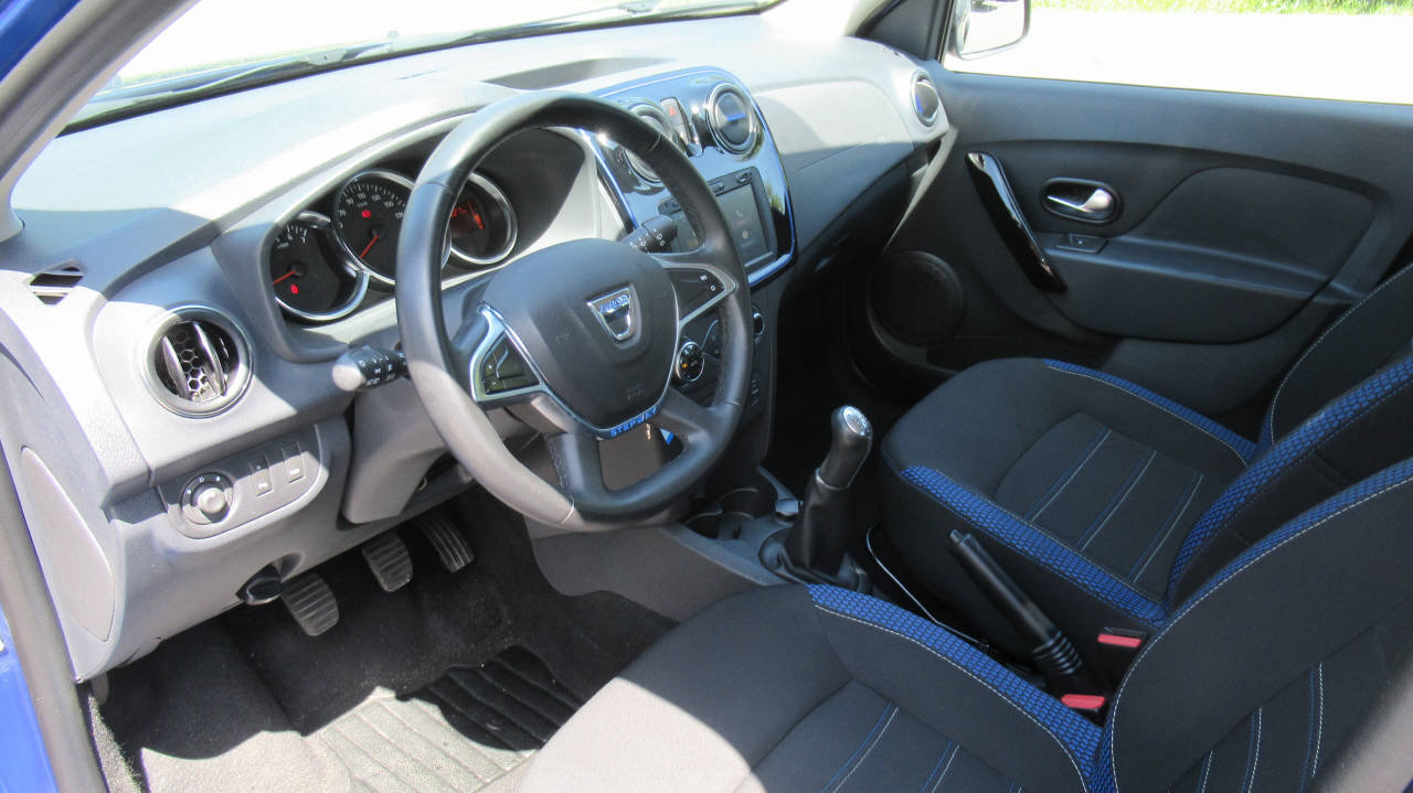 DACIA Sandero 0.9 TCe Celebration S/S, Petrol, Second hand / Used, Manual - 5