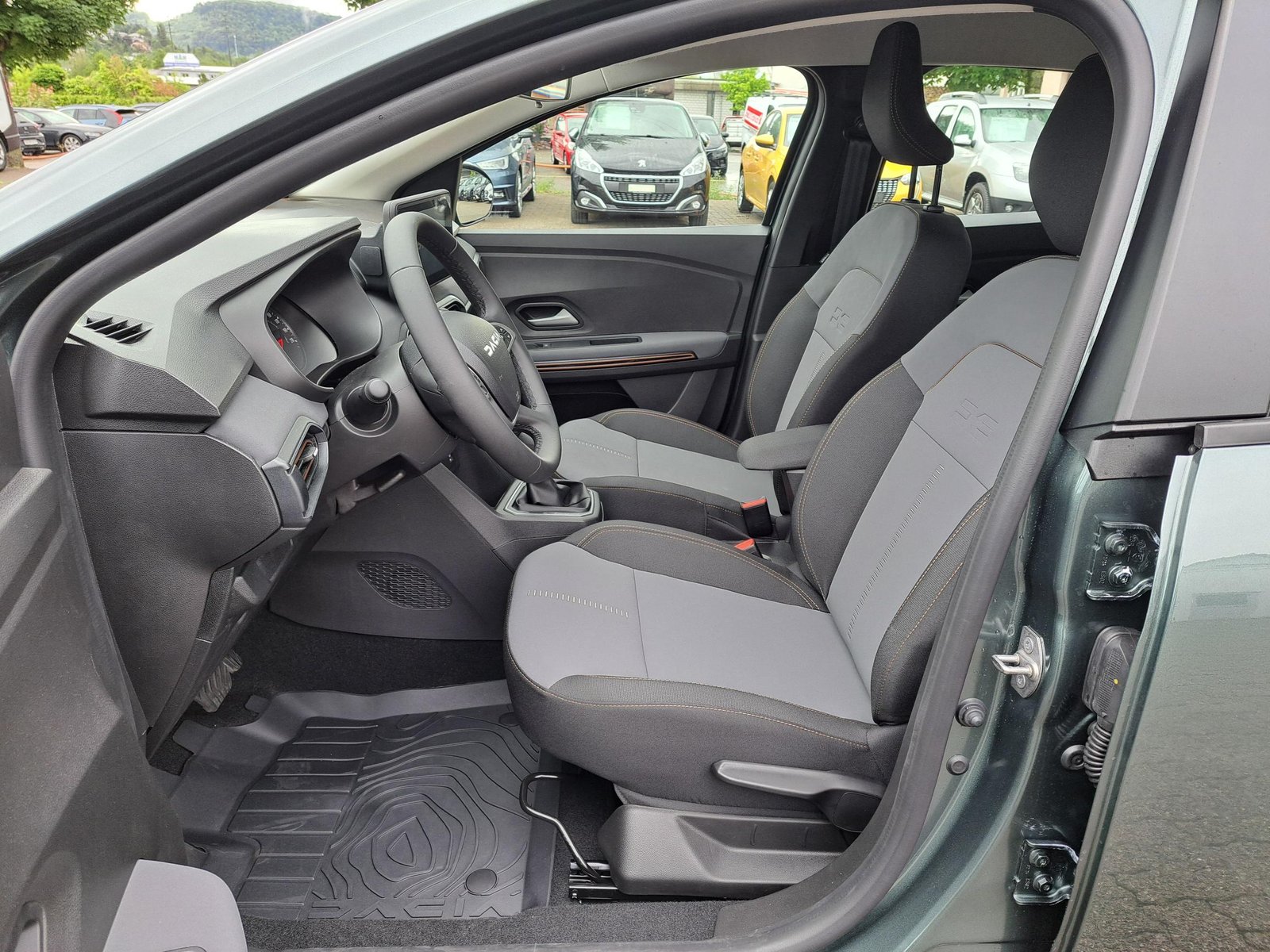 DACIA Sandero Stepway extreme+ TCe 90 auto, Petrol, Ex-demonstrator, Automatic - 6