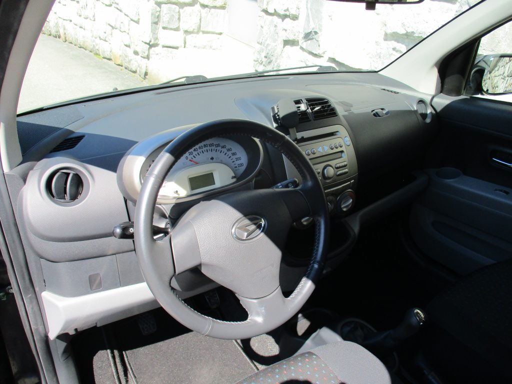 DAIHATSU SIRION 1.3 S eco 4WD, Benzin, Occasion / Gebraucht, Handschaltung - 4