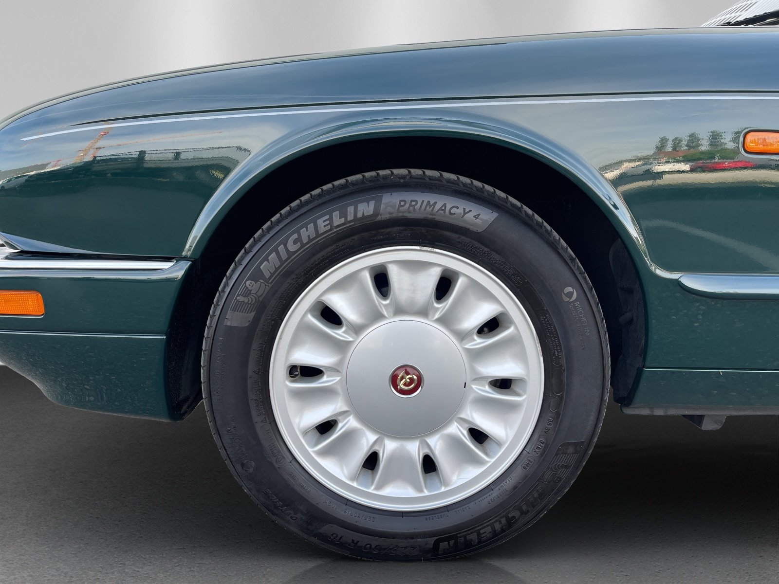 DAIMLER 4.0 Six, Benzin, Occasion / Gebraucht, Automatik - 6