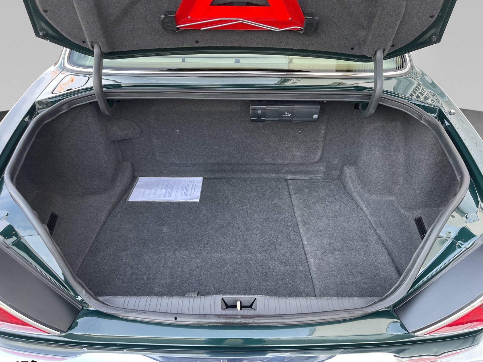 DAIMLER 4.0 Six, Benzin, Occasion / Gebraucht, Automatik - 7