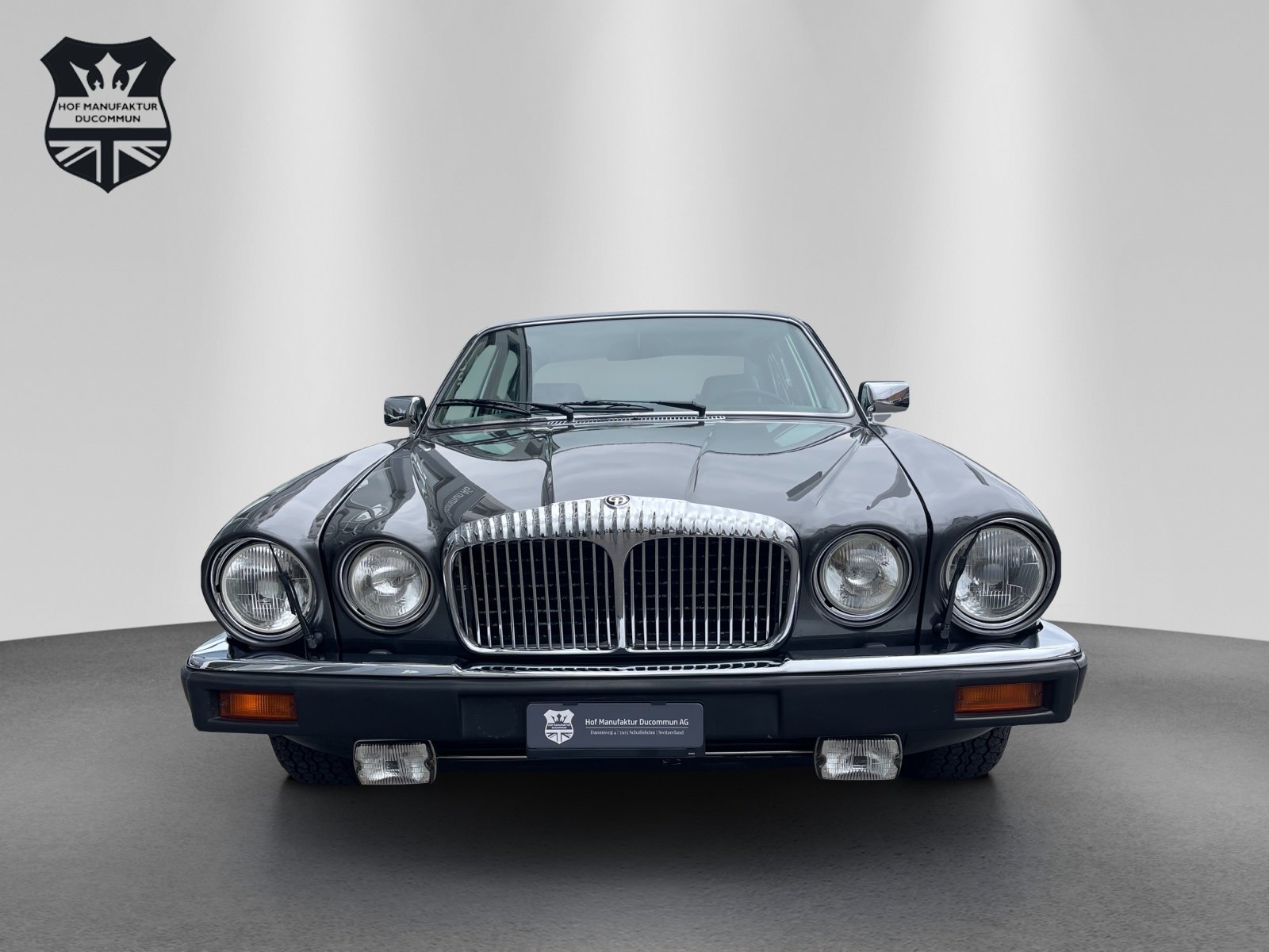 DAIMLER 5.3 Double Six, Petrol, Second hand / Used, Automatic - 2