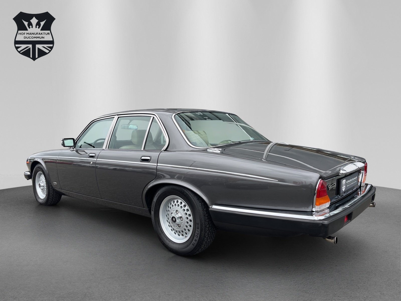 DAIMLER 5.3 Double Six, Petrol, Second hand / Used, Automatic - 4