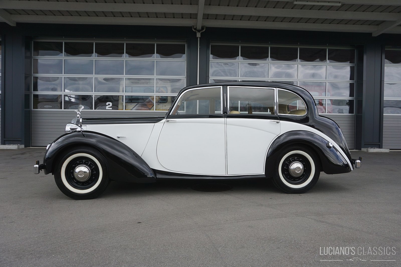 DAIMLER DB 18 Saloon, Petrol, Classic, Automatic - 2