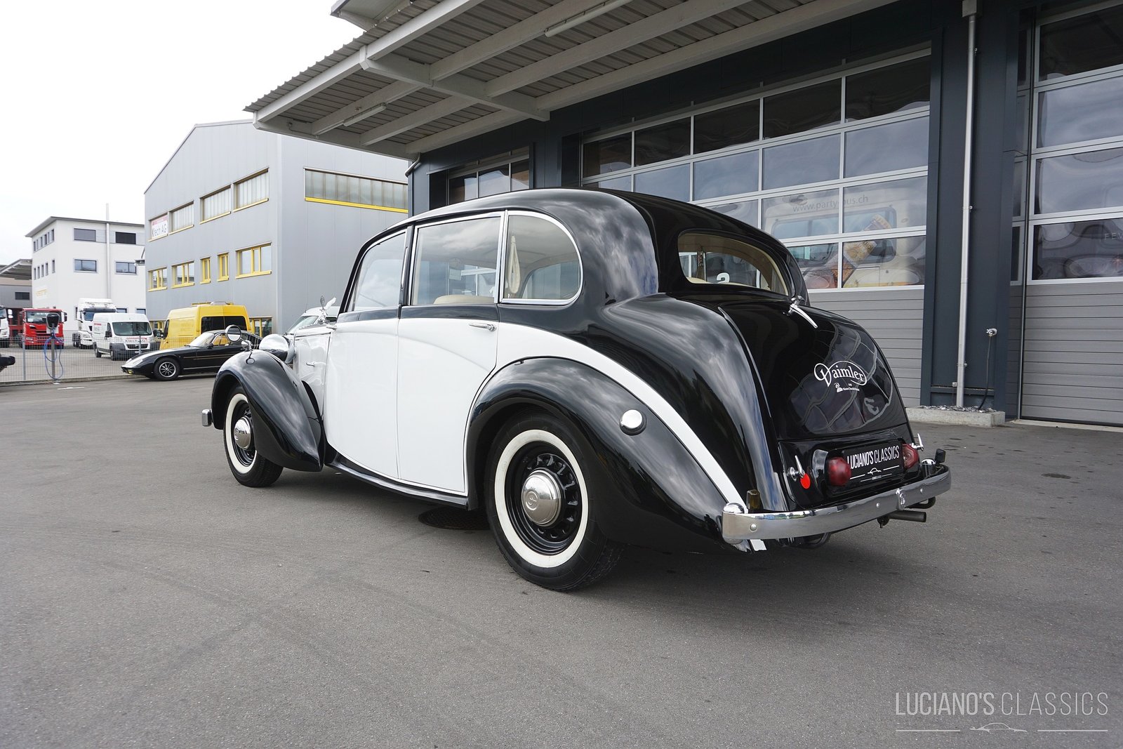 DAIMLER DB 18 Saloon, Petrol, Classic, Automatic - 3