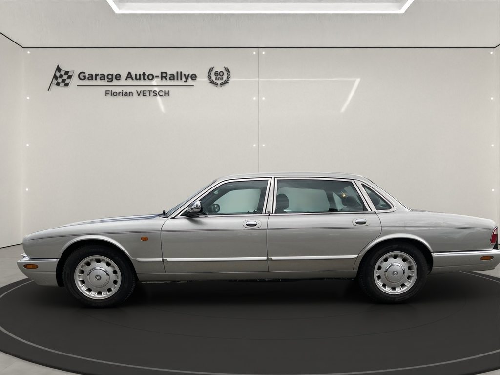 DAIMLER V8 4.0, Benzina, Occasioni / Usate, Automatico - 2