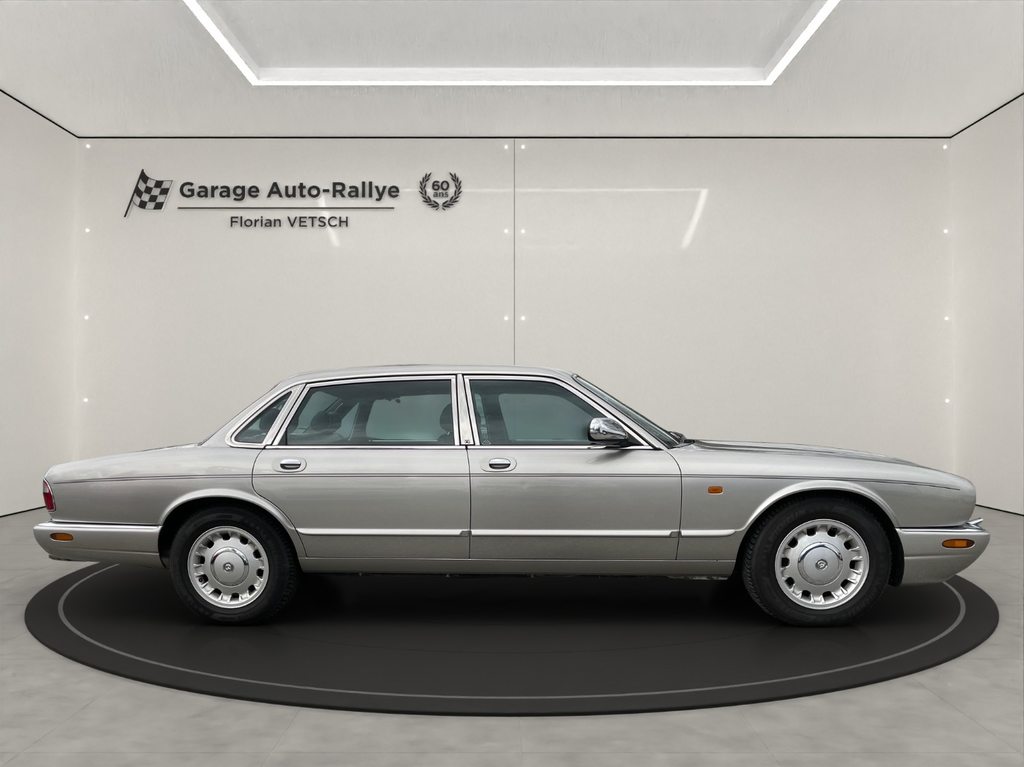 DAIMLER V8 4.0, Benzina, Occasioni / Usate, Automatico - 3