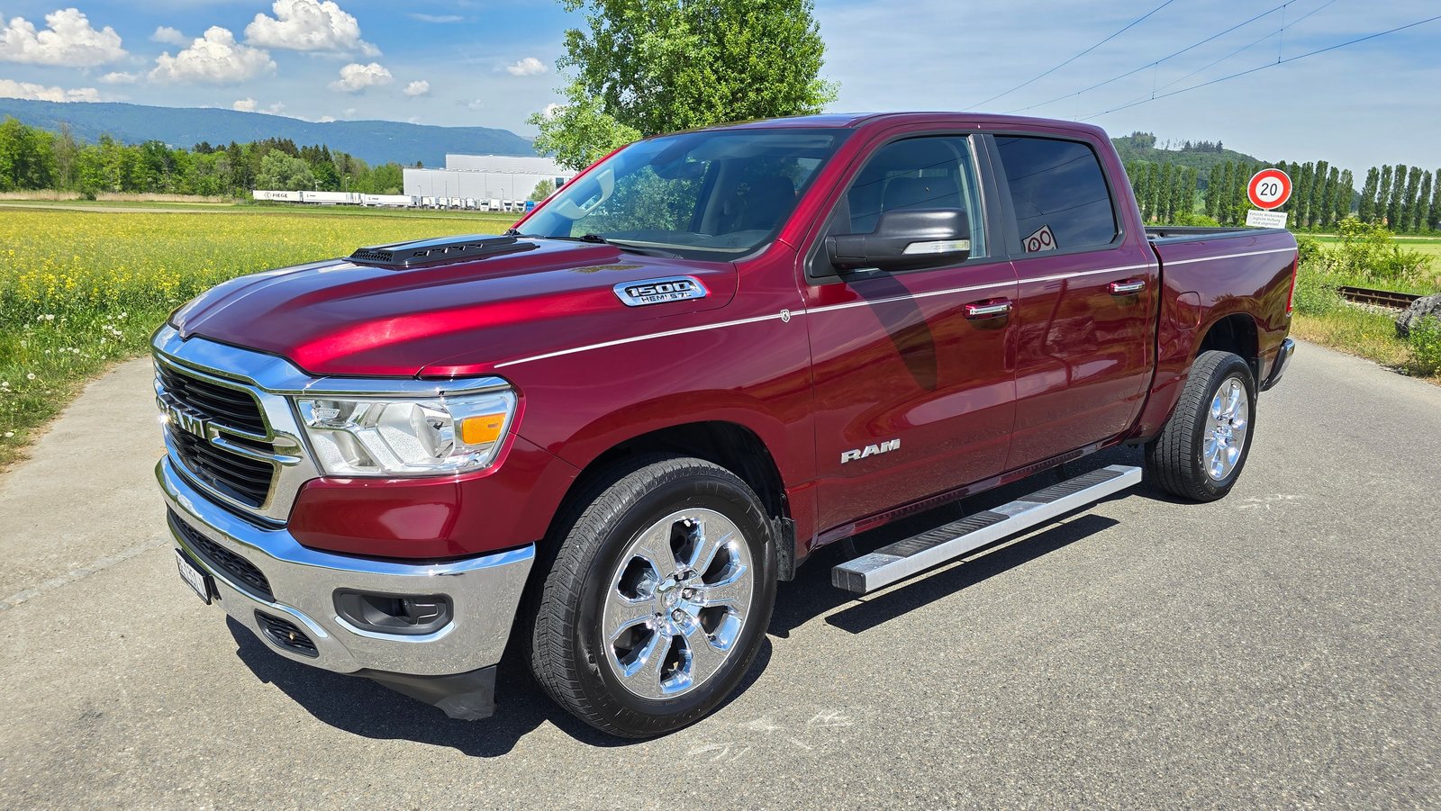 DODGE 1500 Crew Cab 5.7 Hemi Bighorn, Essence, Occasion / Utilisé, Automatique - 2