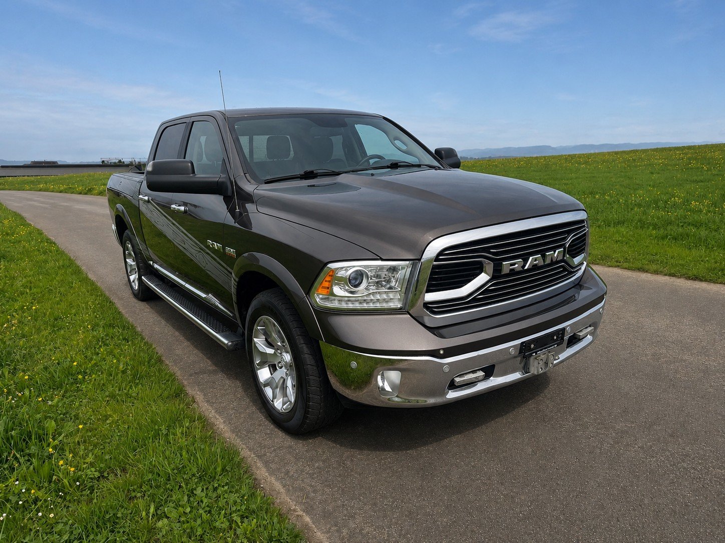 DODGE 1500 CrewCab Limited **10500 KG Anhängelast**, Benzin, Occasion / Gebraucht, Automatik - 2