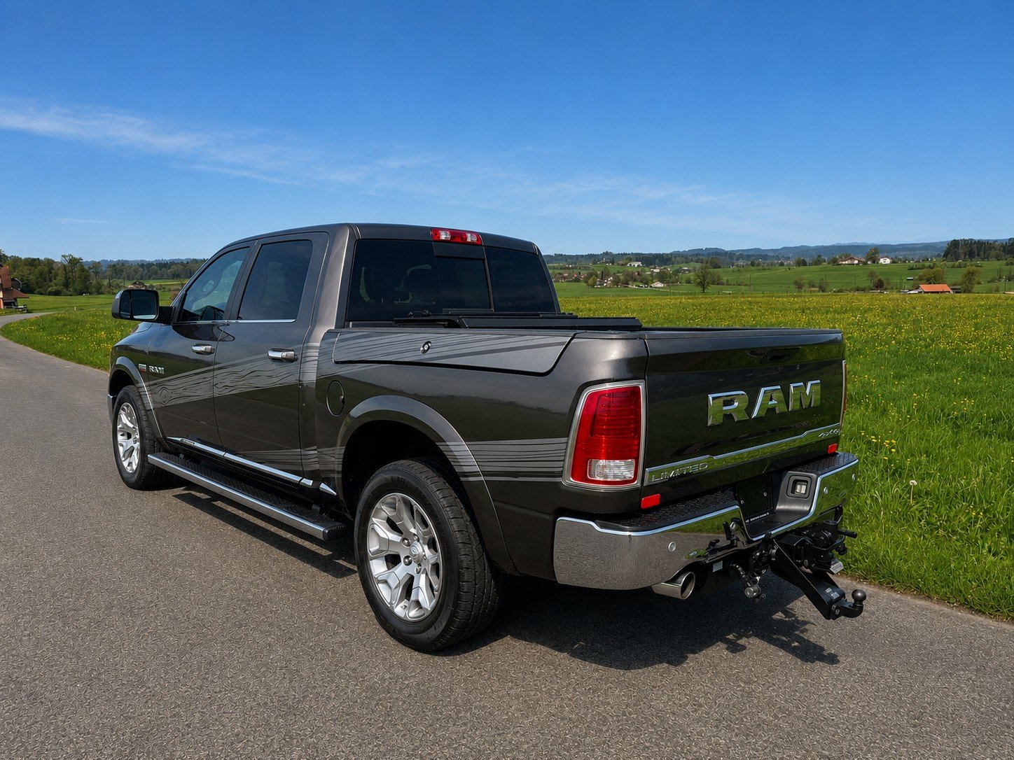 DODGE 1500 CrewCab Limited **10500 KG Anhängelast**, Benzin, Occasion / Gebraucht, Automatik - 4