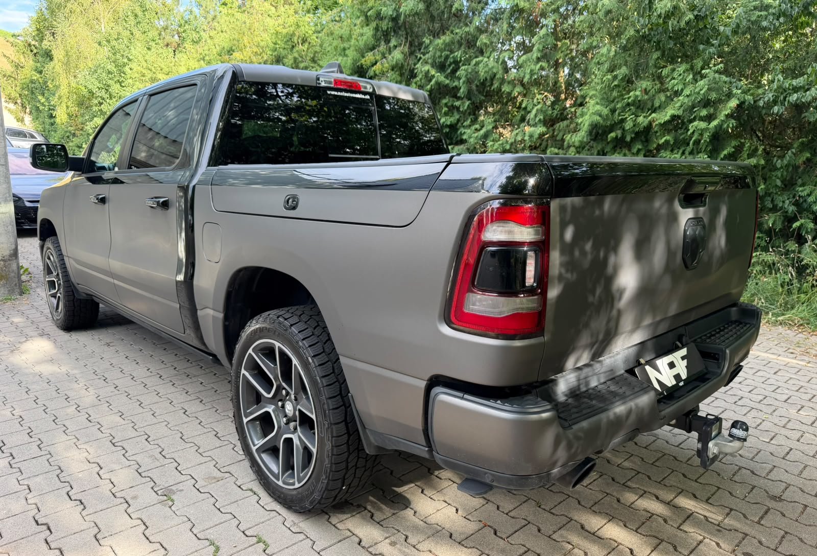 DODGE 1500 Crew Cab. 5.7 Hemi V8 Sport Black, Essence, Occasion / Utilisé, Automatique - 4