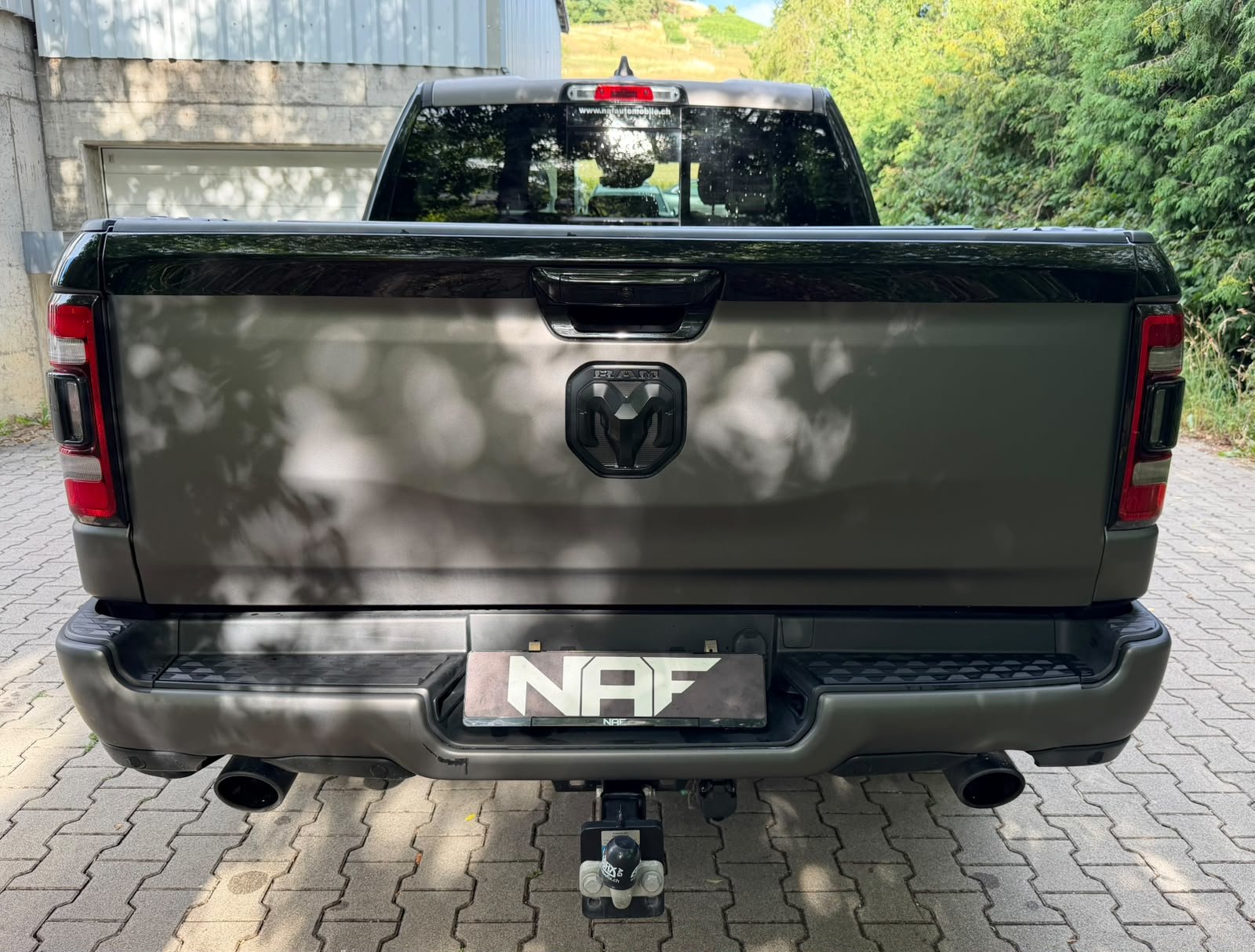 DODGE 1500 Crew Cab. 5.7 Hemi V8 Sport Black, Essence, Occasion / Utilisé, Automatique - 6