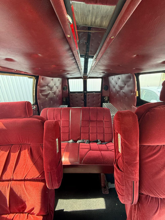 DODGE B300, Petrol, Second hand / Used, Automatic - 6