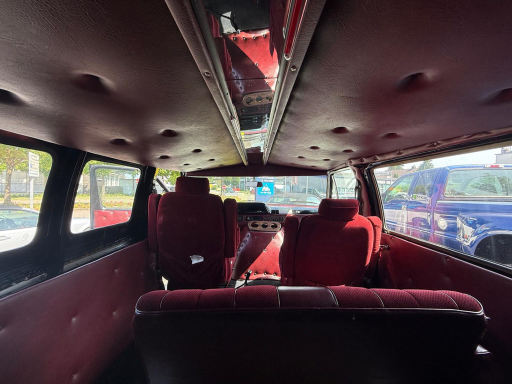 DODGE B300, Petrol, Second hand / Used, Automatic - 7