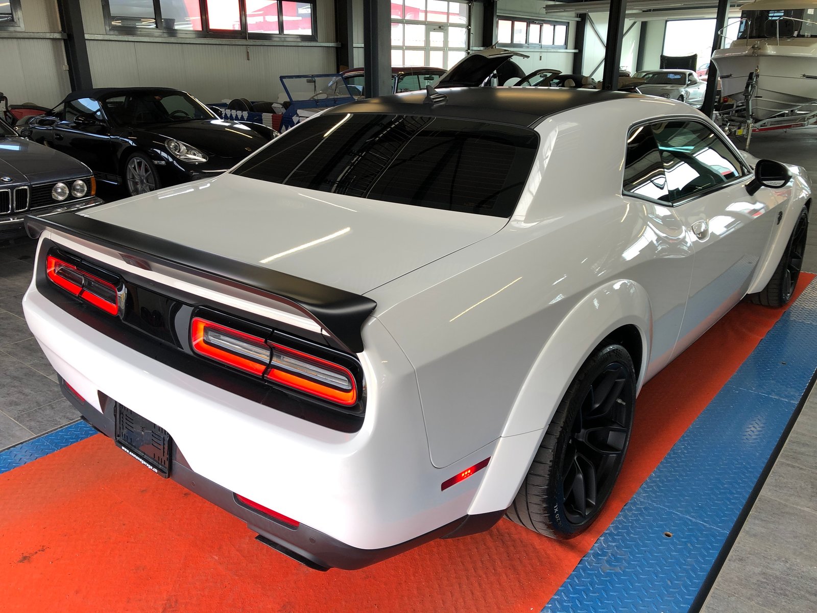 DODGE Challenger SRT 6.2-V8 Hellcat WIDEBODY Redeye, Petrol, Second hand / Used, Automatic - 3